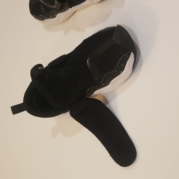 Kids Jordan Sneakers - Picture 10 of 11